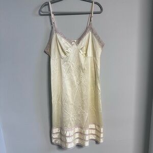 Adonna Vintage Women Boudoir Cream Lace Slip Nylon 42/XL Delicate feminine